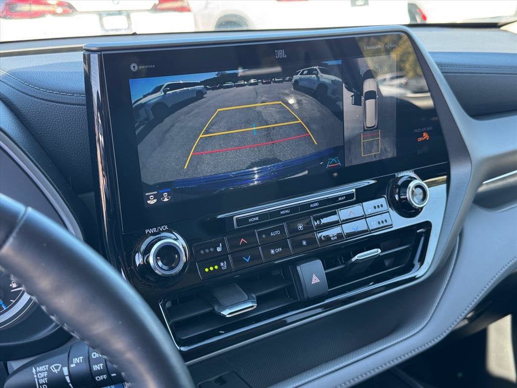Used 2022 Toyota Highlander Limited AWD/4WD image 26