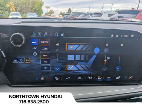 Used 2025 Chevrolet Traverse LT image 11