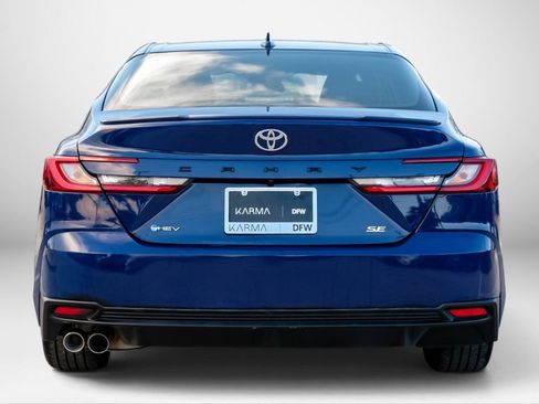 Used 2025 Toyota Camry SE FWD image 7