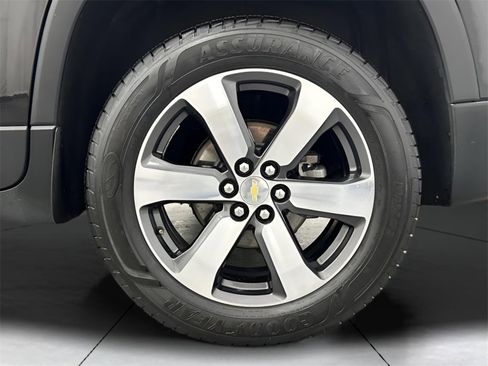 Used 2020 Chevrolet Traverse LT w/ LT Premium Package image 23