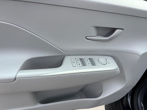 Certified 2025 Hyundai Kona SEL FWD image 21