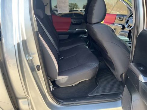 Used 2022 Toyota Tacoma SR5 w/ Technology Package AWD/4WD image 17