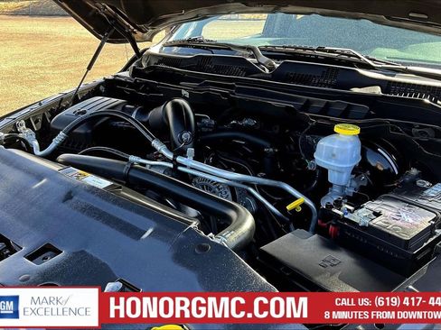 Used 2021 RAM 1500 Classic SLT AWD/4WD image 29