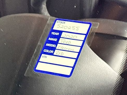 Used 2020 Jeep Cherokee Trailhawk image 26