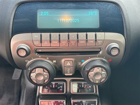 Used 2011 Chevrolet Camaro SS image 25