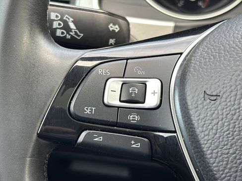 Used 2019 Volkswagen Atlas SE w/ Panoramic Sunroof Package FWD image 22