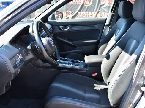 Used 2025 Honda Civic Sport image 16