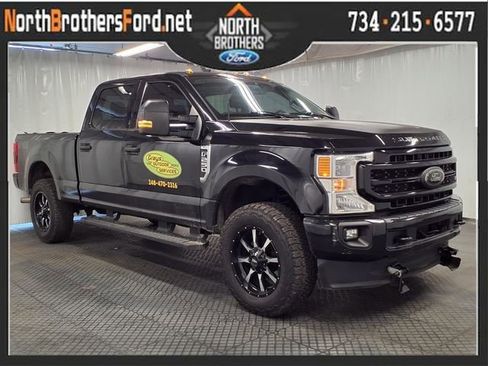 Used 2022 Ford F250 XLT w/ Black Appearance Package AWD/4WD image 1