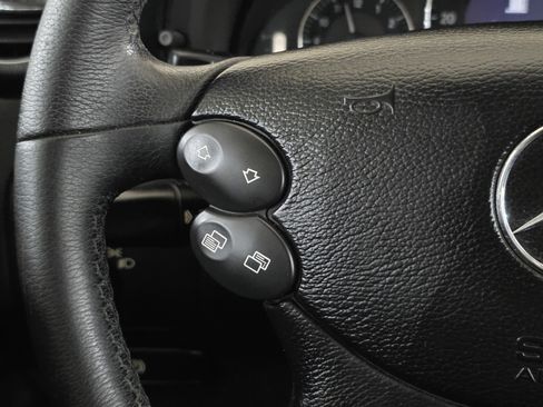 Used 2008 Mercedes-Benz CLK 350 Coupe image 31