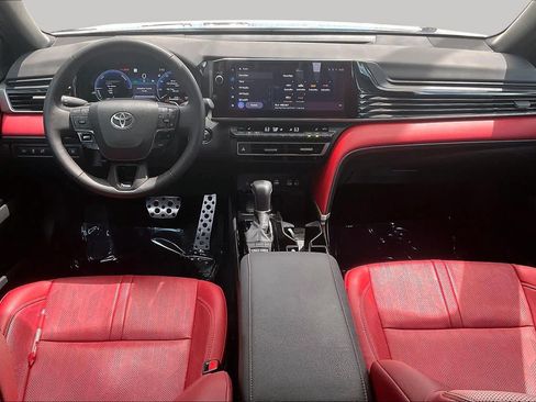 Used 2025 Toyota Camry XSE FWD image 16