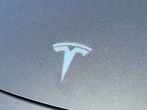 Used 2025 Tesla Model Y Long Range image 31