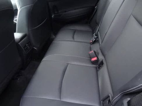 Used 2023 Toyota Corolla Cross XLE image 20