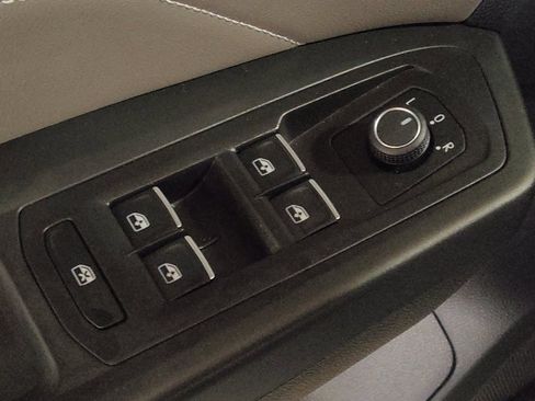 Used 2022 Volkswagen Atlas Cross Sport SE AWD/4WD image 27