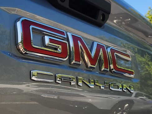 Used 2024 GMC Canyon AT4X image 30