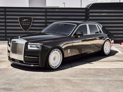 Used 2021 Rolls-Royce Phantom Sedan RWD image 5