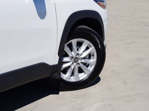 Used 2026 Toyota Corolla Cross LE FWD image 9