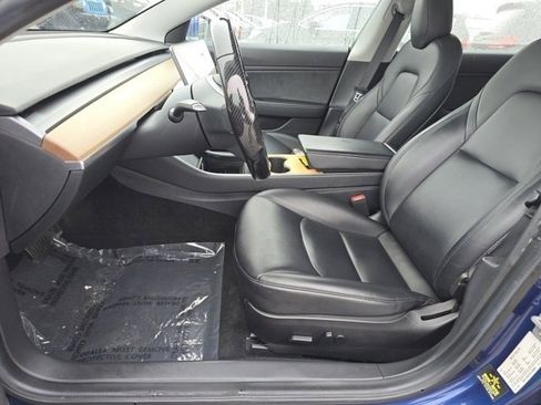 Used 2020 Tesla Model 3 Performance image 3