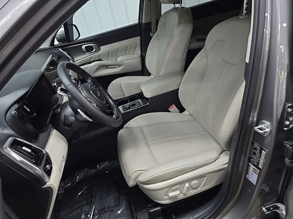 Used 2023 Kia Sorento SX Prestige w/ Panoramic Sunroof Package AWD/4WD image 31