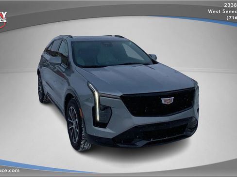 Used 2024 Cadillac XT4 Sport image 3