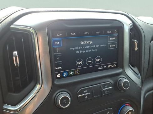 Used 2022 Chevrolet Silverado 1500 LT AWD/4WD image 23