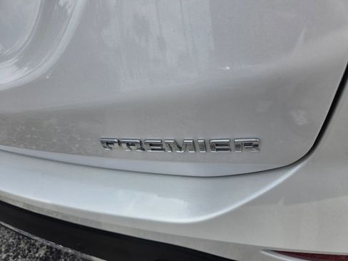 Used 2023 Chevrolet Equinox Premier FWD image 14