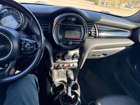 Used 2019 MINI Cooper S w/ Signature Upholstery Package image 18