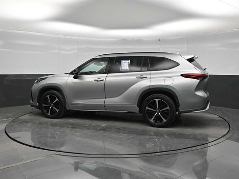 Used 2021 Toyota Highlander XSE AWD/4WD image 5