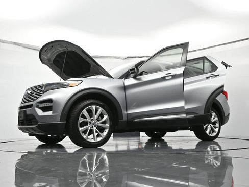 Used 2021 Ford Explorer Platinum w/ Equipment Group 601A AWD/4WD image 58