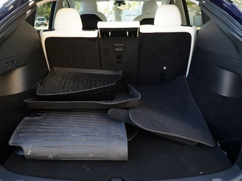 Used 2021 Tesla Model Y Long Range image 36