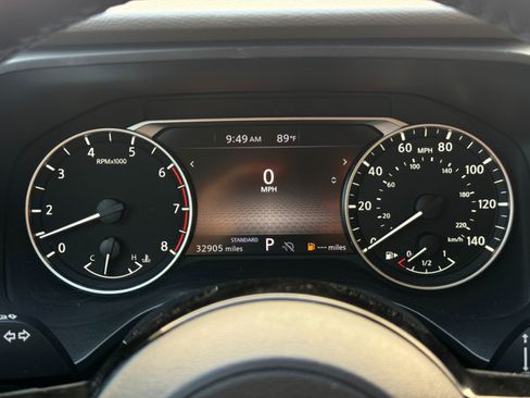 Used 2023 Nissan Rogue SV w/ SV Premium B Package FWD image 18