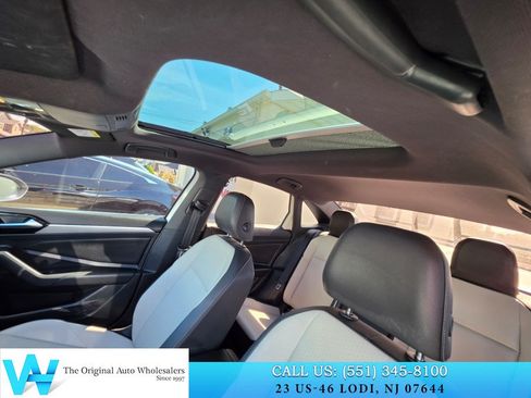 Used 2019 Volkswagen Jetta R-Line FWD image 18