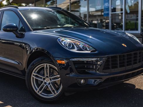 Used 2018 Porsche Macan w/ Premium Package Plus AWD/4WD image 3