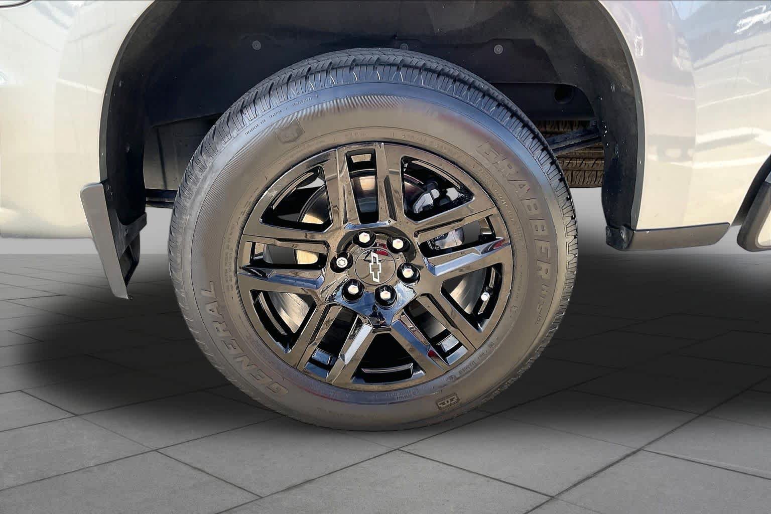 Certified 2026 Chevrolet Silverado 1500 Custom RWD image 11