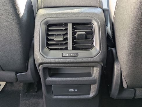 New 2025 Volkswagen Taos SE image 17