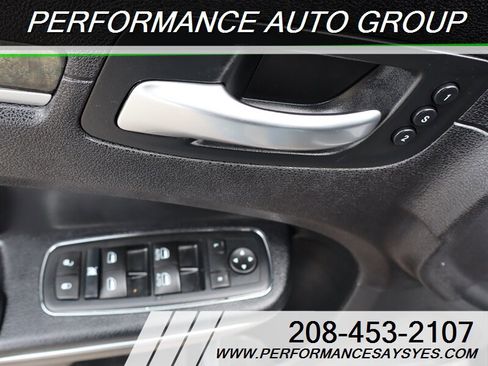 Used 2015 Chrysler 300 C w/ Light Group image 21