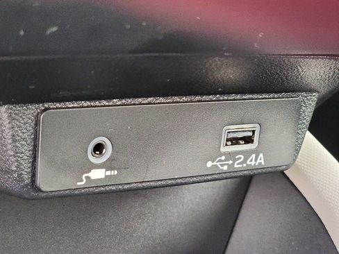 Certified 2025 Subaru Forester image 22