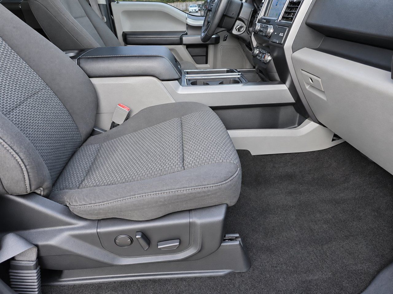 Used 2019 Ford F150 XLT w/ Equipment Group 302A Luxury RWD image 31