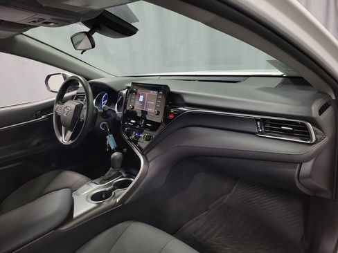 Used 2022 Toyota Camry LE FWD image 27