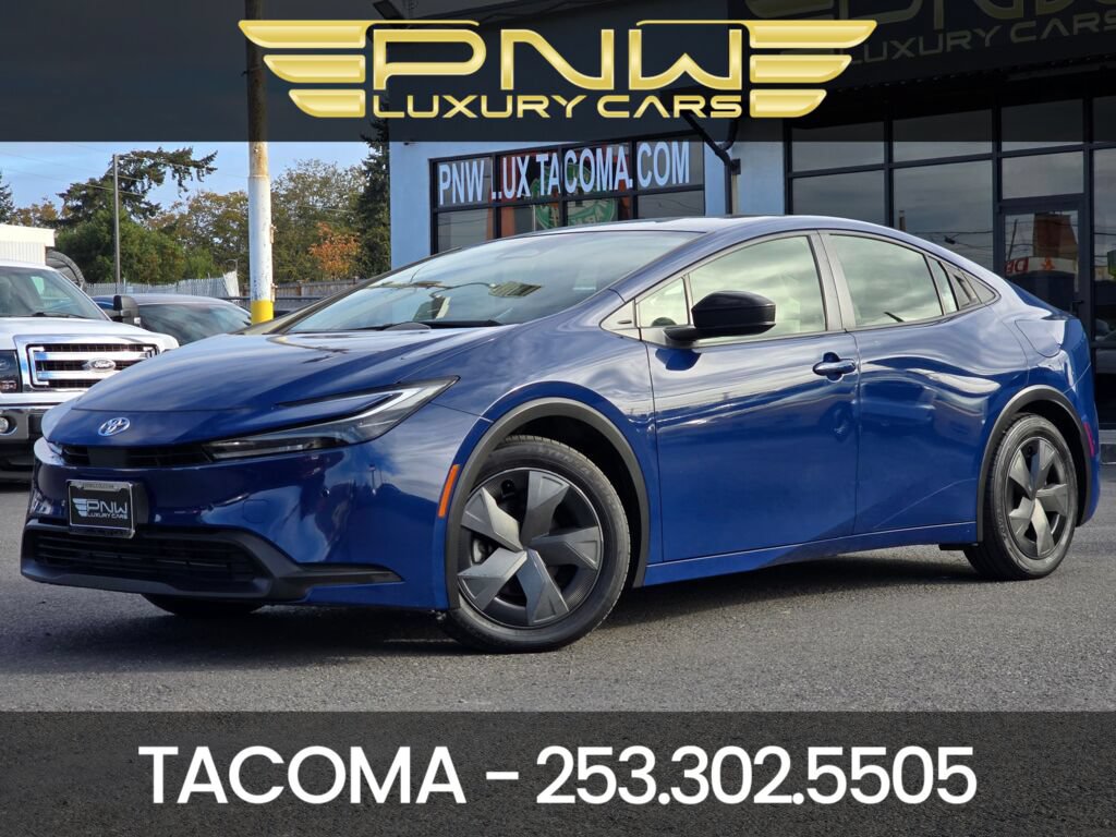 Used 2023 Toyota Prius LE FWD image 1
