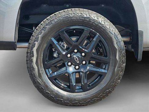 Used 2026 Chevrolet Silverado 1500 LT Trail Boss w/ Safety Package AWD/4WD image 28