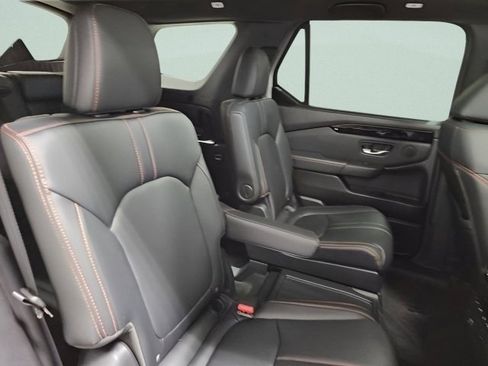 Certified 2025 Honda Pilot TrailSport image 18