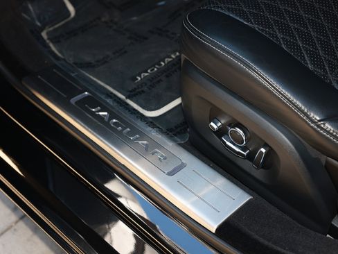 Used 2017 Jaguar XJ L Portfolio RWD image 53