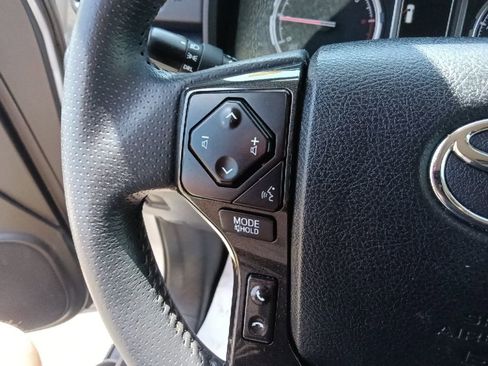 Used 2024 Toyota 4Runner TRD Off-Road AWD/4WD image 18