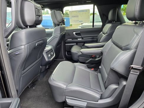 New 2027 Ford Expedition Platinum w/ Stealth Performance Package AWD/4WD image 10