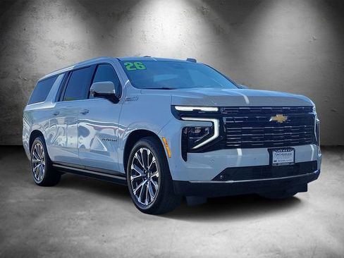 Certified 2026 Chevrolet Suburban High Country AWD/4WD image 2