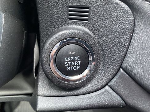 Used 2025 Subaru Outback Limited image 32