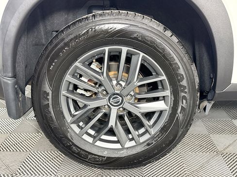 Used 2021 Nissan Rogue S FWD image 40