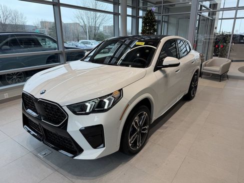 New 2026 BMW X2 xDrive28i w/ Technology Package image 3
