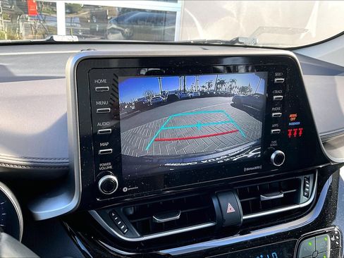 Used 2022 Toyota C-HR XLE image 21