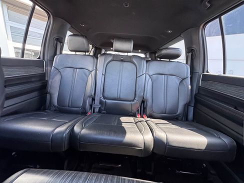 Used 2023 Jeep Wagoneer L Series II AWD/4WD image 19